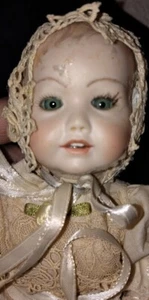 muñeca porcelana cabeza rota de colección encaje vestido dientes falta botín pestañas dedo - Imagen 1 de 11