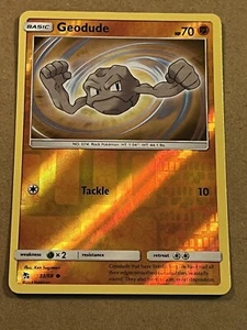 Pokémon 2019 - Hidden Fates - Geodude Reverse Holo 33/68 - Imagen 1 de 2