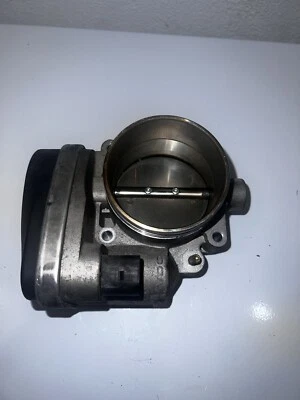 节气门车身适用于宝马 X5 545i 645Ci 745i 745Li Alpina B7 4.4L 13547506627 — 第 1/3 张图片