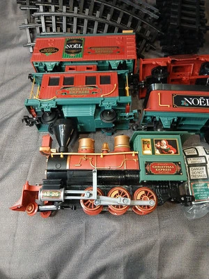 Eztec G Gauge North Pole Express Radio Controled Train Set 2015 Tested Works  - Image 1 of 4