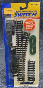 Life-Like Trains HO Gauge Electric Remote Control Right Hand Switch Track #8604 - Picture 1 of 8