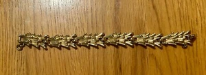 Signed Vintage Monet bracelet in gold tone, 7 inches, missing safety chain. - Picture 1 of 3