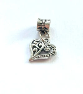 TIBETAN SILVER DOUBLE SIDED DECORATIVE HEART EUROPEAN DANGLE CHARM. IDEAL GIFT - Picture 1 of 3