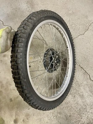 Neumático de cubo de rueda delantera Honda XL500s 1979 OEM Foto 1 de 4