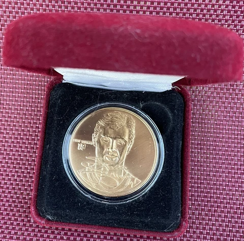 Steve Yzerman Detroit Red Wings Highland Mint Bronze Coin # 1164 NHL Cover
