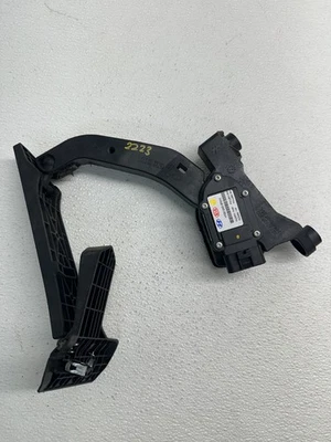 2011 2013 KIA OPTIMA HYBRID ACCELERATOR GAS PEDAL ASSY 32726-3R300 OEM 252223 - Image 1 of 4
