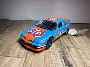 1992 Richard Petty STP Franklin Mint 1:24 Scale NASCAR Die Cast Car - Picture 1 of 9