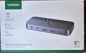 UGREEN USB 3.0 Switch 2 Computers Sharing C & A Devices, 4 Port Black - Picture 1 of 7