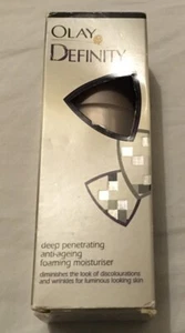 OLAY DEFINITY DEEP PENETRATING FOAMING Anti-ageing MOISTURIZER 50ml - Picture 1 of 3