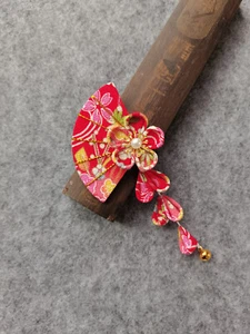 Fermaglio per capelli Sakura fatto a mano Kanzashi Tsumami Kimono Yukata vestito rosso clip a ventaglio - Foto 1 di 5
