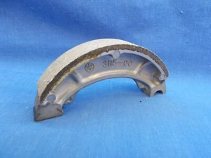 Yamaha 5X5-25130-00. Zapata de freno delantera OEM. YZ125/250/465/490 IT250/465/490 TT600 - Imagen 1 de 6