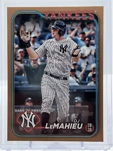2024 Topps Series 2 #641 DJ LeMahieu Gold Parallel /2024 Yankees - Picture 1 of 2