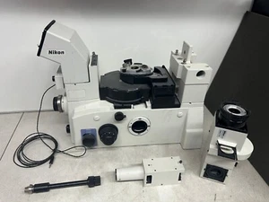NIKON ECLIPSE TE2000-U MICROSCOPIO A CONTRASTO DI FASE INVERTITA **PER RICAMBI** - Foto 1 di 16
