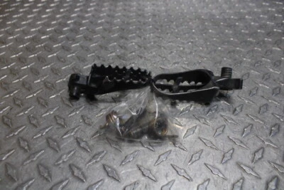 Yamaha YZ250 2002 OEM REPOSAPIÉS IZQUIERDO DERECHO 5ET-27411-00-00 Foto 1 de 4