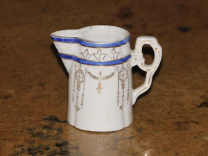 Milchkännchen Porzellan oder Keramik weiß gold blau * Vintage + RAR * - Bild 1 von 3
