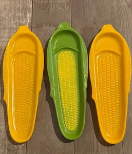 Vintage Plastic Corn On The Cob Holder Plates , Set of 3 - 2 Yellow 1 Green - Picture 1 of 5