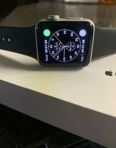 Apple Watch Series 3 - Picture 1 of 3