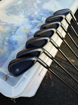MacGregor MacBlk MRH Golf Iron Set Graphite S Flex - Image 1 of 4