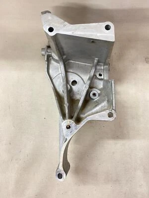 Chevrolet Tahoe 2016 alternador soporte multiusos 5,3 L OEM 12626078 Foto 1 de 4