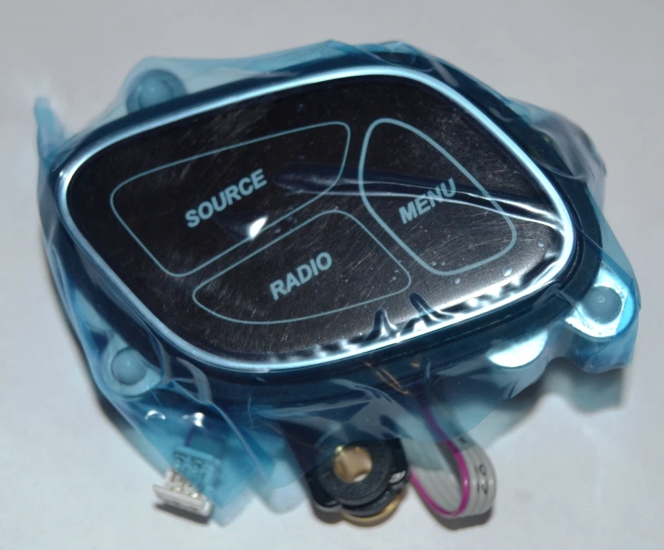 Aston M Centre Stack Lower Module LH Satin Chrome Bezel CD33 70445 AA    A15 — 第 1/2 张图片