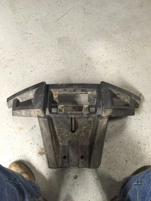 Parachoques delantero Arctic Cat 400 2007 Fis con cubierta Foto 1 de 4