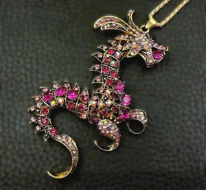Drachen Anhänger Kette Strasssteine Pink Goldfarben Großer Anhänger Lange Kette - Bild 1 von 3