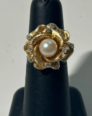 (MA6) VINTAGE 14K YELLOW GOLD PEARL FLOWER DIAMOND HALO ACCENT RING 10.6g - Image 1 of 4