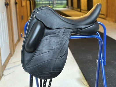 2024 18.5" Buffalo MW Custom Saddlery Icon Star Dressage Saddle - Image 1 of 4