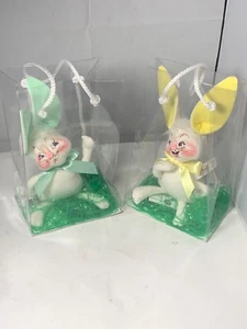 Pair of 7" Yellow and Green Eared Easter Bunny's in bags - Picture 1 of 7