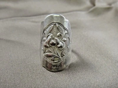 Anillo Flor Diseño Floral Vintage con Sello Chino Interior Tamaño Flexible Foto 1 de 4