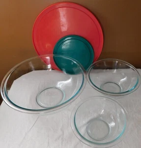 Pyrex Blue Tint Glass Mixing Nesting 3 Bowl Set 326 -4 Qts. 323 322 & 2 Lids - Picture 1 of 8
