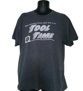 T-shirt vintage Does Everyone Know What Time It Is Tool Time taglia L - Foto 1 di 3