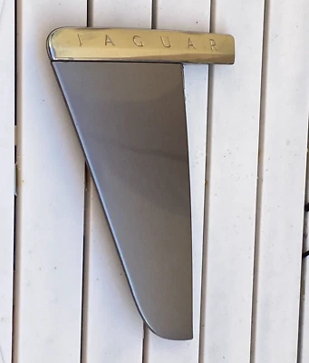 Jaguar XF 2012-2015 delantero izquierdo (lado del conductor) guardabarros moldura ventilación ¡OEM! Foto 1 de 4