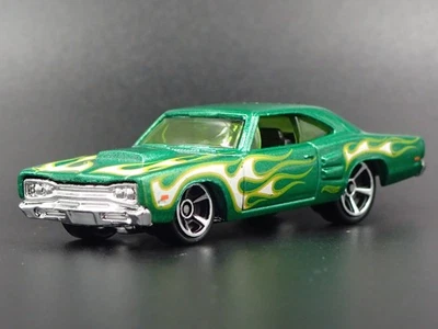 1969 69 DODGE Coronet Super Bee Verde 1:64 Scala da Collezione Modellino Auto - Immagine 1 di 4