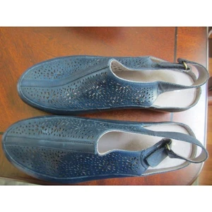 NEW  Easy Spirit, Navy Laser Cut  Leather Sling Back, SZ  7 1/2 WW - Picture 1 of 4
