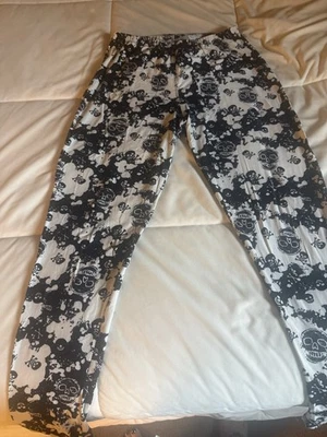 OS Buttery Soft *RARO* ¡Leggings Calavera Agnes & Dora! ¡Perfecto para Halloween! Foto 1 de 2