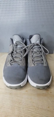 Tamanho 11 - Jordan Max Aura 2 cinza médio - Imagem 1 de 4
