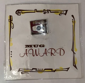 Neu versiegelt Starbucks 2008 TASSE Award Pin mit Präsentationskarte altes Logo - Bild 1 von 4