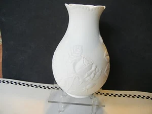 Kaiser mit geprägten Rosen signiert 7,25" Vase Made in Germany - Bild 1 von 6