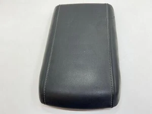 2020 - 2023 GMC ACADIA FRONT CENTER CONSOLE ARMREST COVER PANEL LEATHER OEM - Picture 1 of 10