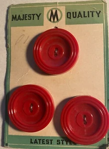 3 Vintage 1 1/4" red buttons, 3/16" thick Majesty Quality brand, original card - Picture 1 of 3