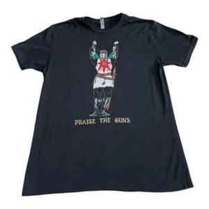 T-shirt grafica cavaliere Next Level Abbigliamento nera girocollo, taglia L - Foto 1 di 3