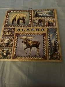 Alaska Art Trivet - 6” X 6” vida silvestre, cabaña, escena de montaña, alce, oso, águila - Imagen 1 de 6
