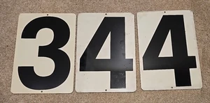 3 alte Tankstelle Metall Zahlenschilder doppelseitig 3, 4 & 4.  11,5” X 8” - Bild 1 von 2