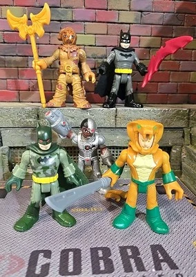 Imaginext DC Super Friends Batman x2,Copperhead, Scarecrow & CYBORG - Image 1 of 3