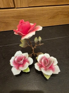 2 rose in porcellana di Capodimonte - Foto 1 di 4