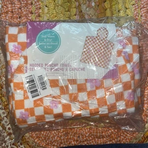 Hooded Towel Kids Orange White Checker With Pink Flowers Cute 🌸 Beach Vacation - Picture 1 of 6