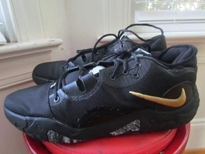 NIKE PAUL GEORGE PG 6 SCHWARZ METALLIC GOLD HERREN BASKETBALLSCHUHE GRÖSSE 14 - Bild 1 von 6