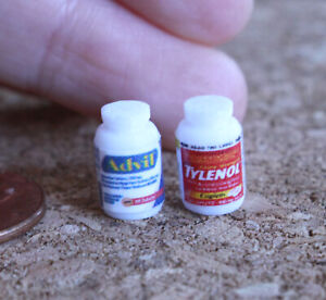 2 Pcs 1:12 Dollhouse Miniature Medicine Set