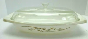 Vintage PYREX CASSEROLE 055 SERVING DISH Golden Honeysuckle 2 1/2 Quart W/LID - Picture 1 of 7